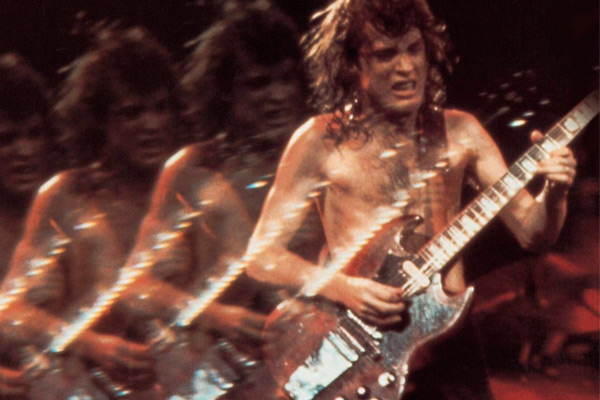 Angus Young (AC/DC): las guitarras que te llevarán a tocar las campanas del infierno